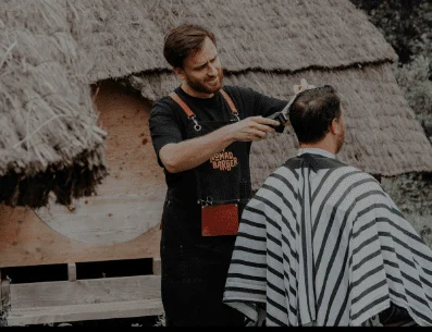 Kévin, Fav Barber, en pleine coupe